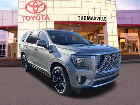 Used 2023 GMC Yukon Denali image 3
