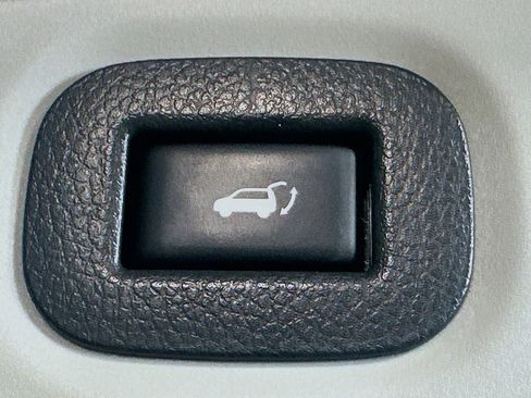 Used 2019 Nissan Rogue SV w/ Premium Package image 30