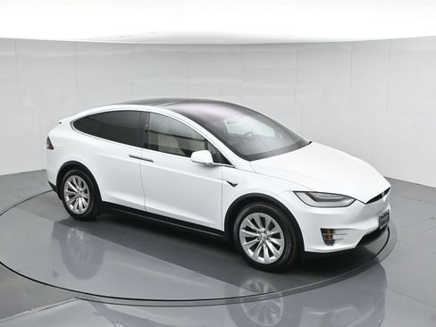 Used 2020 Tesla Model X Long Range AWD/4WD image 38