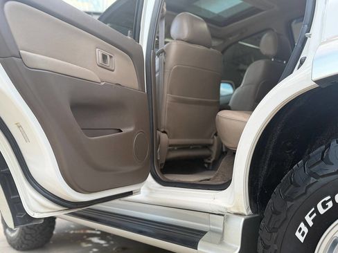 Used 2001 Toyota 4Runner SR5 image 38