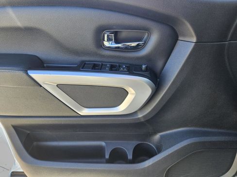 Used 2018 Nissan Titan PRO-4X image 29