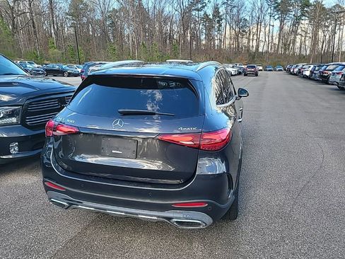 Used 2025 Mercedes-Benz GLC 300 4MATIC image 8