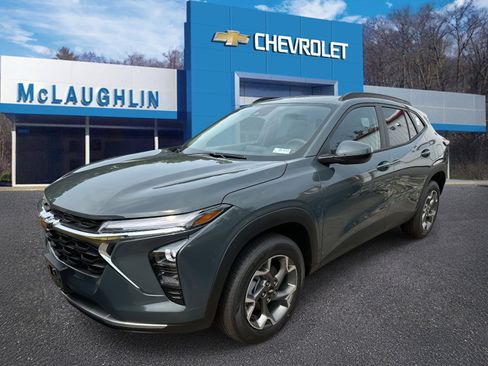 New 2025 Chevrolet Trax LT w/ Driver Confidence Package image 1