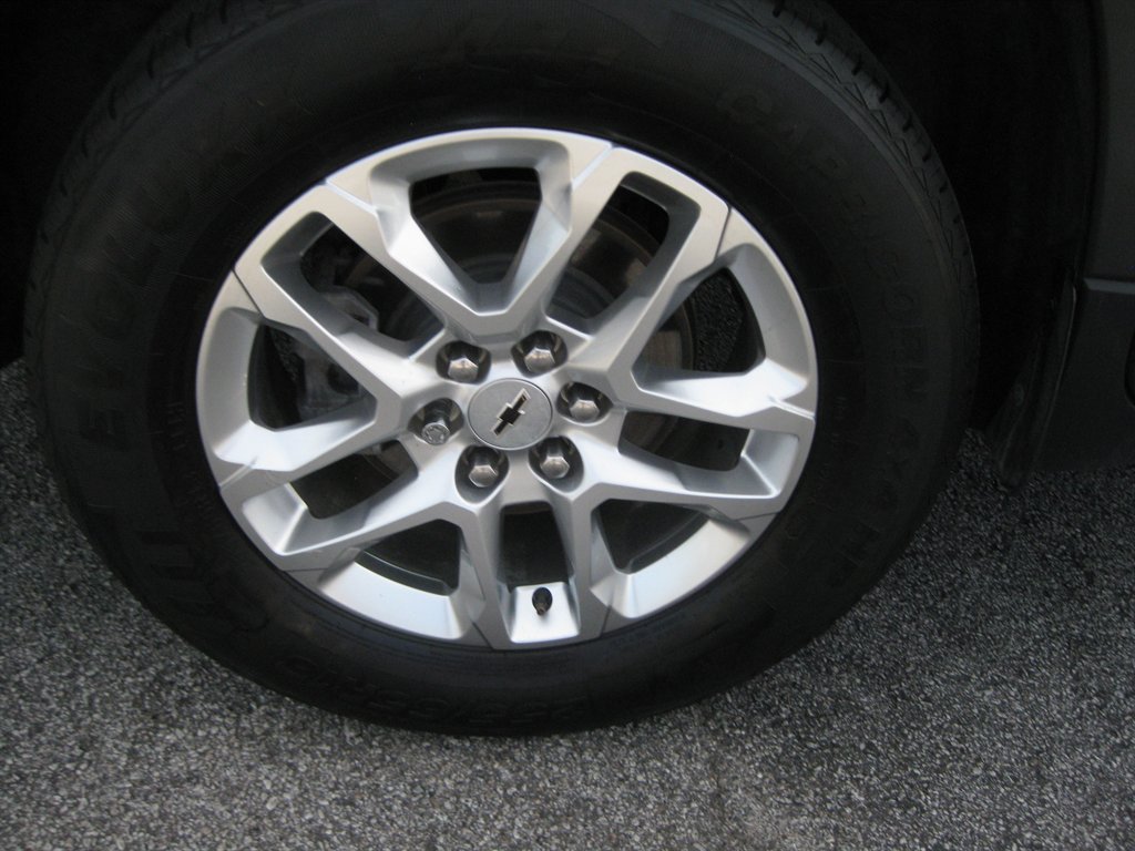 Used 2021 Chevrolet Traverse LT FWD image 9