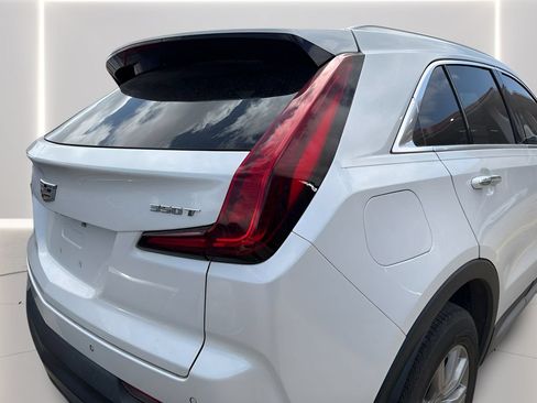 Used 2021 Cadillac XT4 Premium Luxury w/ Cold Weather Package FWD image 7