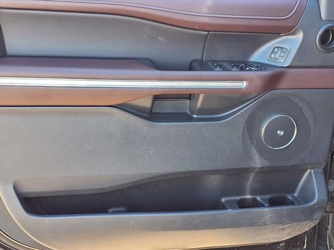 Used 2024 Ford Expedition Limited image 22