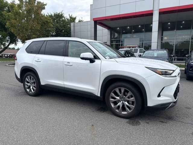 Certified 2024 Toyota Grand Highlander AWD image 3