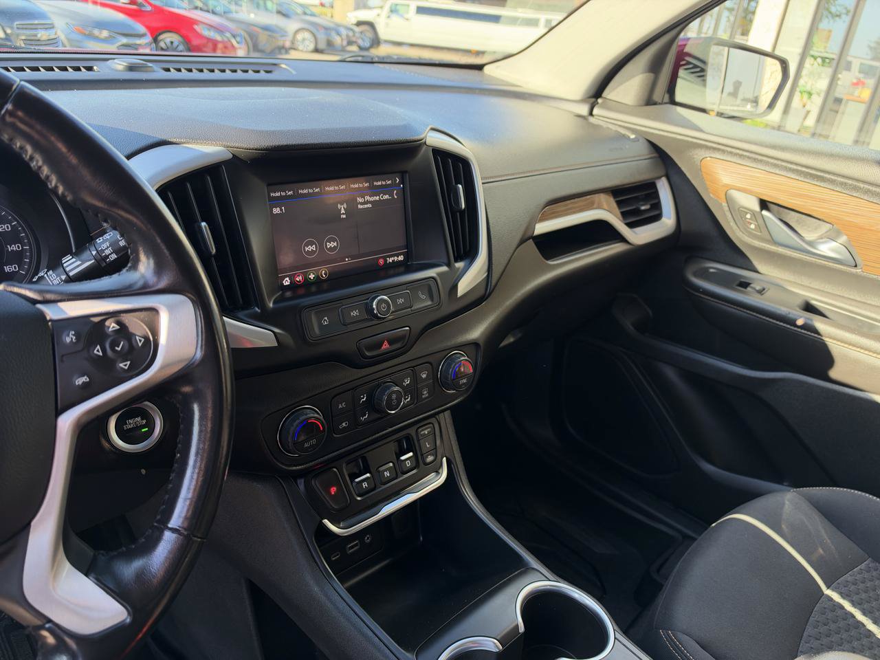 Used 2020 GMC Terrain SLE w/ Driver Convenience Package AWD/4WD image 3