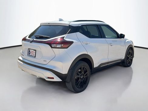 Used 2023 Nissan Kicks SR FWD image 7