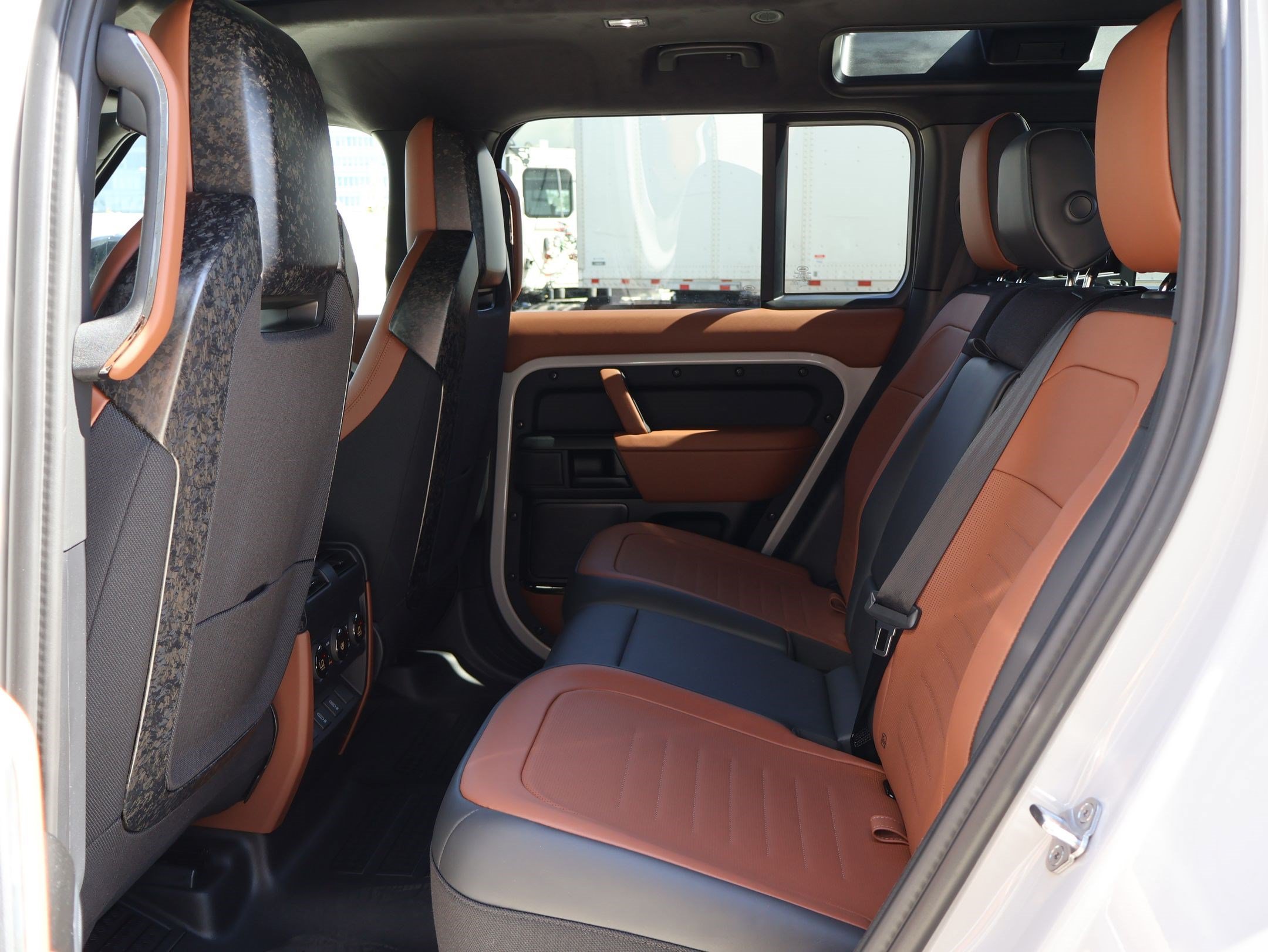 New 2026 Land Rover Defender 110 OCTA AWD/4WD image 22
