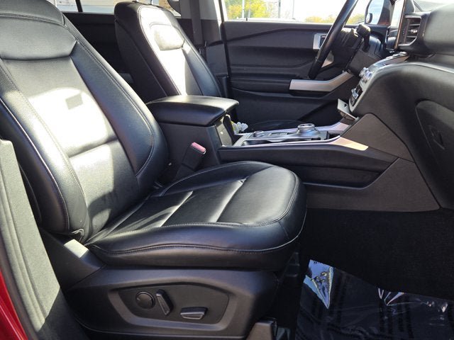 Used 2020 Ford Explorer XLT w/ Equipment Group 202A AWD/4WD image 4