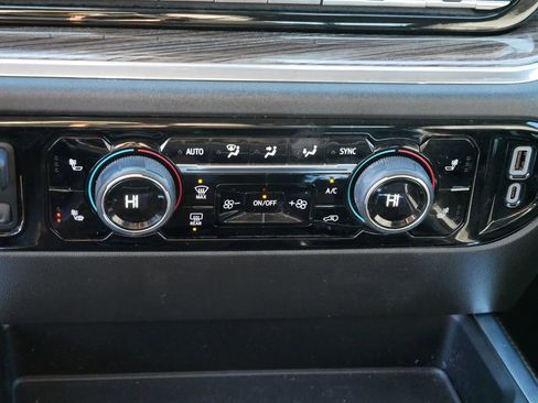 Used 2023 Chevrolet Silverado 1500 RST image 20