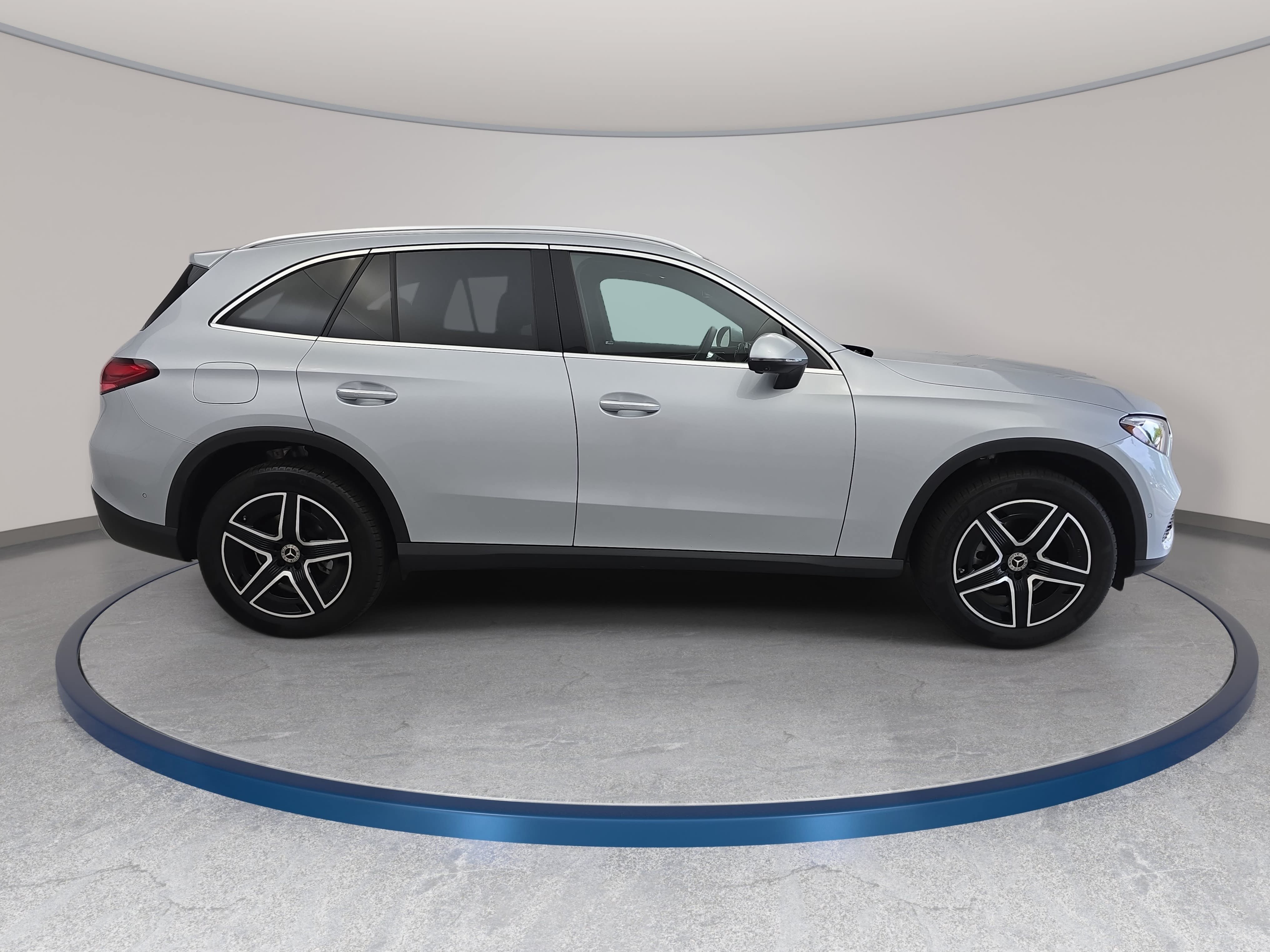Certified 2026 Mercedes-Benz GLC 300 image 4