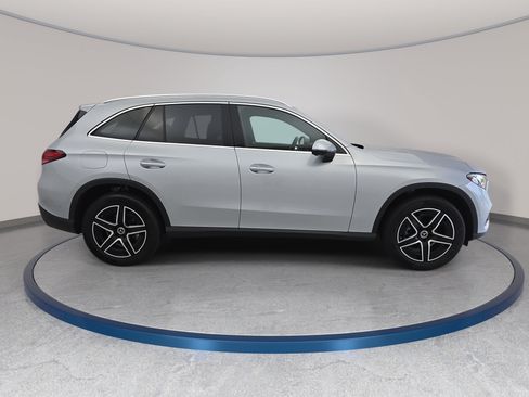 Certified 2026 Mercedes-Benz GLC 300 image 4
