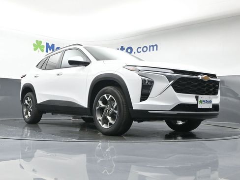 New 2026 Chevrolet Trax LT w/ Driver Confidence Package FWD image 21