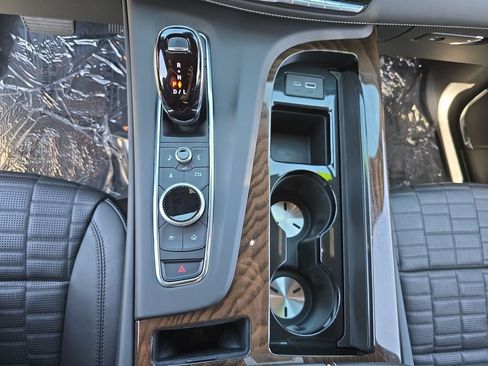 Used 2024 Cadillac Escalade Sport Platinum w/ LPO, ONYX Package AWD/4WD image 30