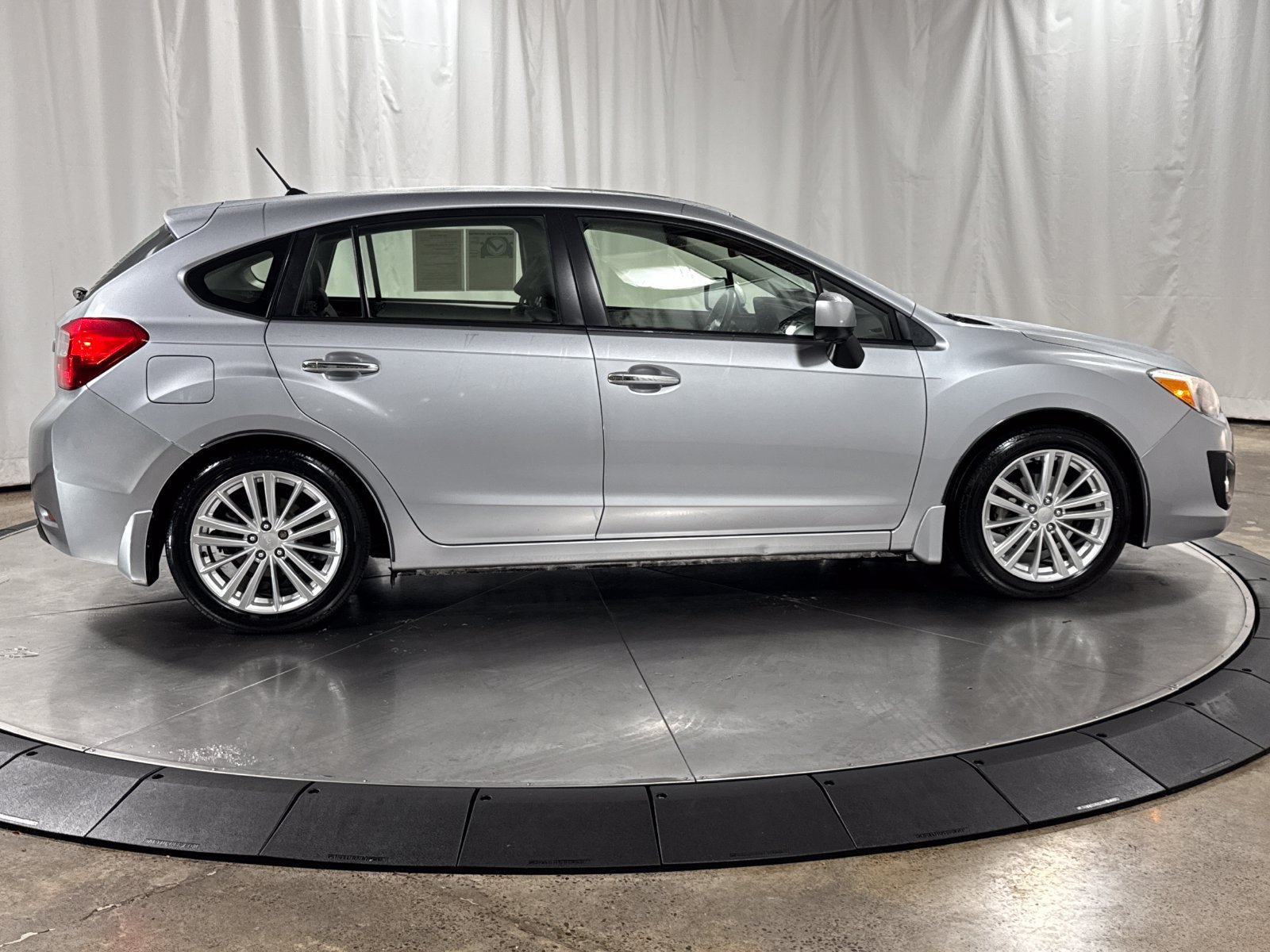 Used 2013 Subaru Impreza 2.0i Limited w/ Popular Pkg 1 AWD/4WD image 6
