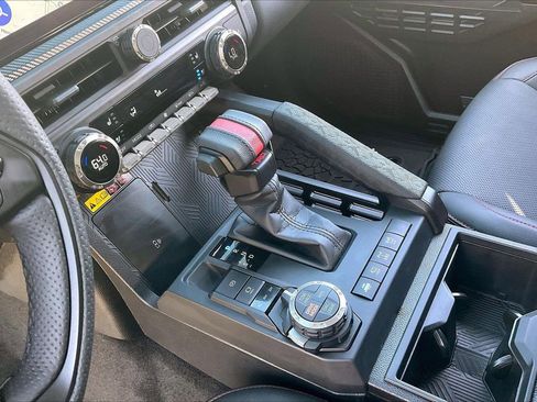 Used 2025 Toyota Tacoma TRD Pro AWD/4WD image 33