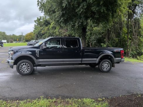 Used 2022 Ford F350 Lariat w/ Lariat Ultimate Package AWD/4WD image 3