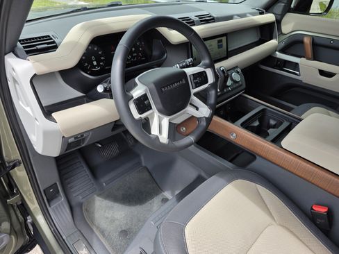 Certified 2023 Land Rover Defender 110 X-Dynamic SE AWD/4WD image 11