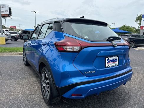Used 2024 Nissan Kicks SV FWD image 3