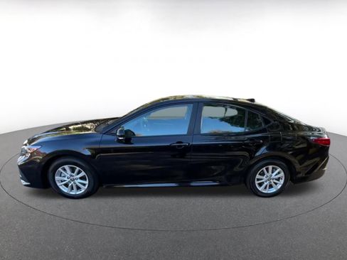 Used 2025 Toyota Camry LE image 9