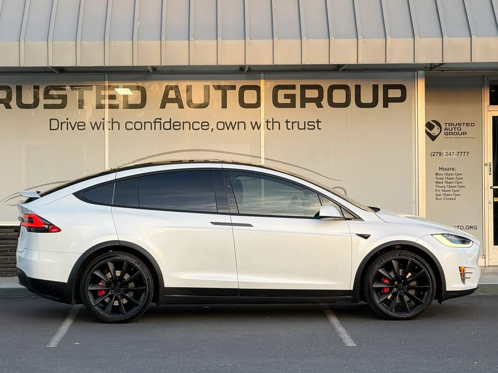Used 2019 Tesla Model X 75D AWD/4WD image 4