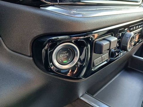 Certified 2025 Chevrolet Silverado 1500 High Country w/ High Country Premium Package AWD/4WD image 26