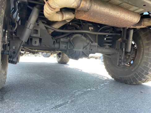 Used 2017 Jeep Wrangler Unlimited Rubicon w/ Cold Weather Group image 19