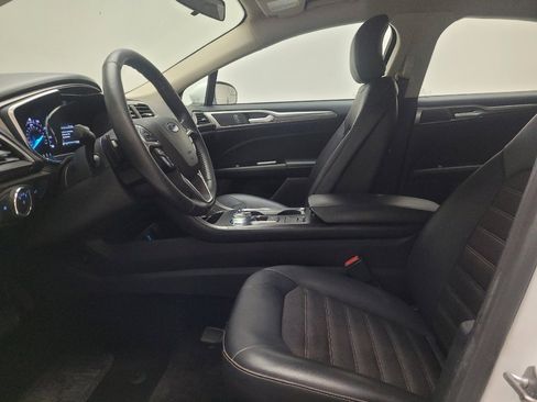 Used 2017 Ford Fusion SE w/ Equipment Group 201A FWD image 17