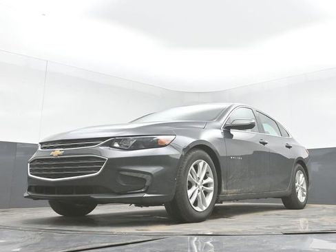 Used 2018 Chevrolet Malibu LT FWD image 29
