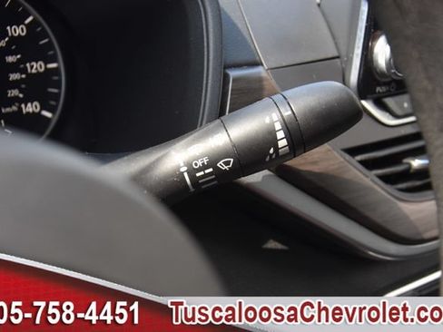 Used 2025 Nissan Altima 2.5 SV FWD image 31