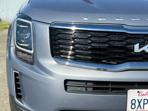 Used 2022 Kia Telluride LX AWD/4WD image 17