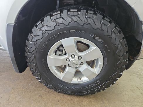 Used 2011 Nissan Frontier SV w/ SV Premium Utility Pkg image 22