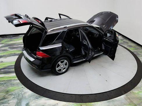 Used 2016 Mercedes-Benz GLE 400 4MATIC w/ Parking Assist Package image 40