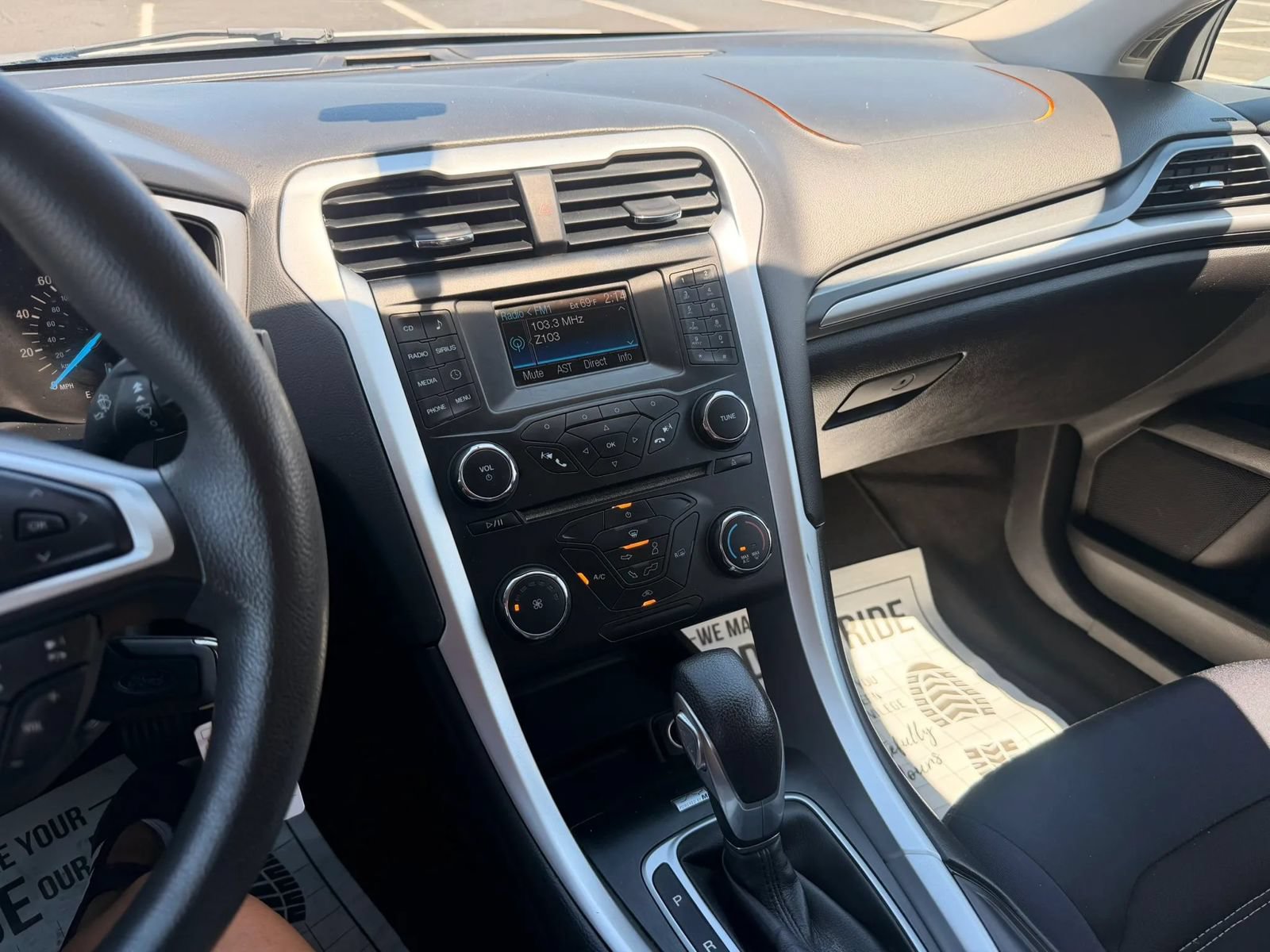 Used 2013 Ford Fusion SE FWD image 13