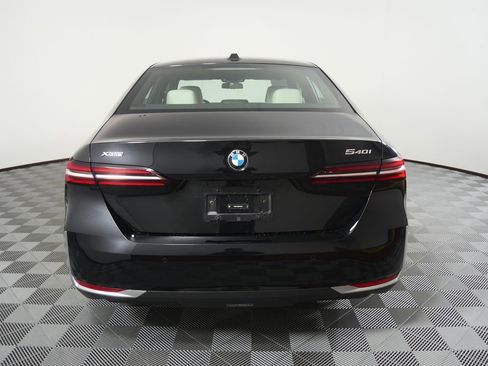 Certified 2024 BMW 540i xDrive w/ Premium Package image 4