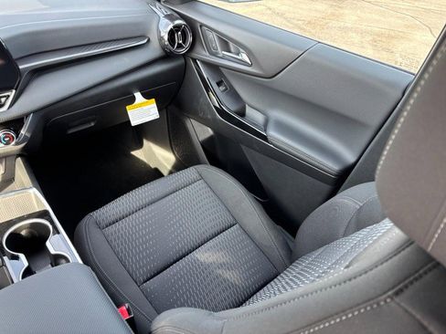 New 2026 Chevrolet Equinox LT image 9