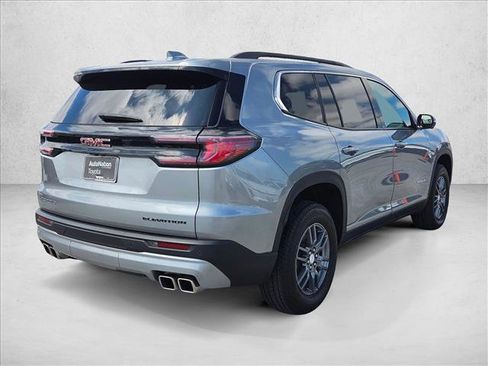 Used 2025 GMC Acadia Elevation FWD image 5