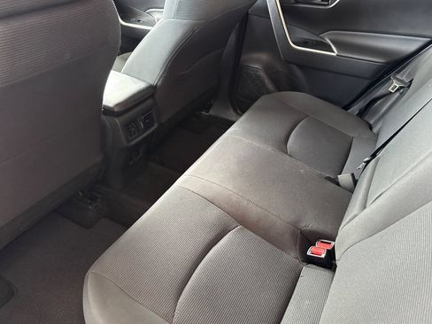 Used 2020 Toyota RAV4 LE AWD/4WD image 12