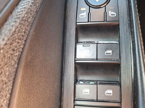 Used 2023 Nissan Rogue SV image 20