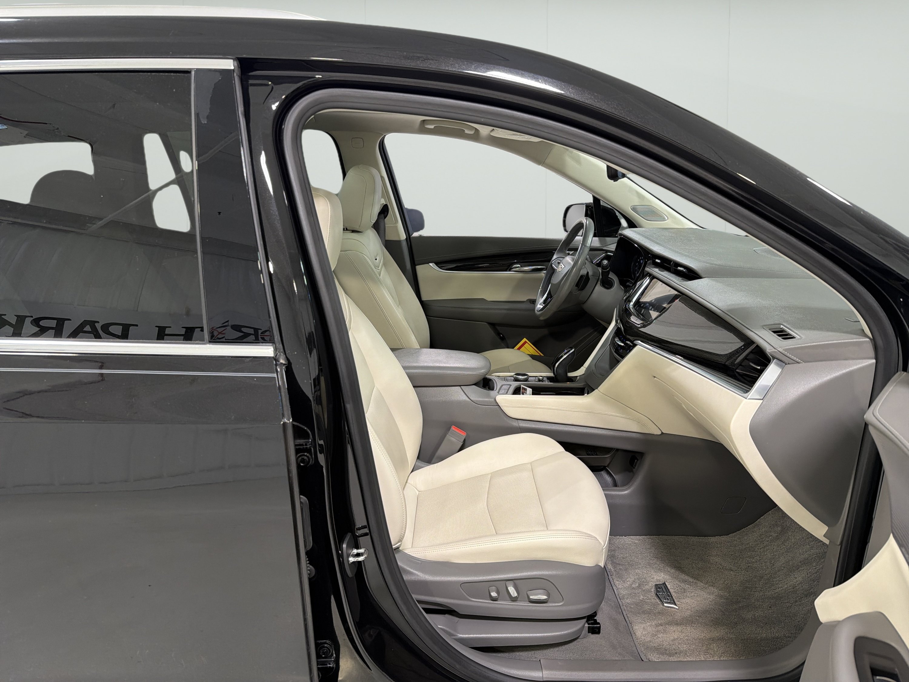 Used 2020 Cadillac XT6 Premium Luxury FWD image 15