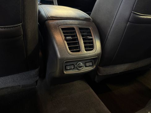 Used 2013 Ford Taurus Limited image 22