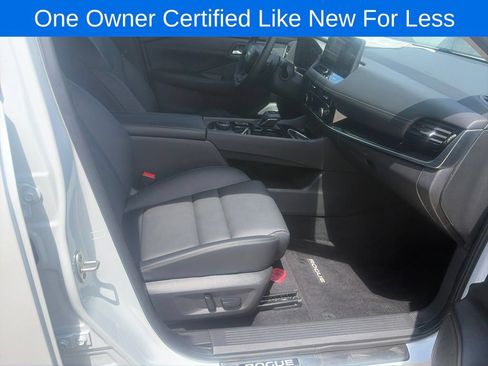Used 2025 Nissan Rogue SL AWD/4WD image 18