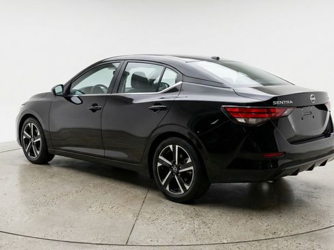 Used 2025 Nissan Sentra SV image 6