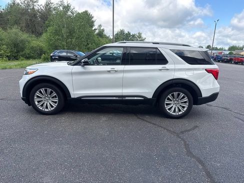 Used 2024 Ford Explorer Limited w/ Limited Technology Package AWD/4WD image 9