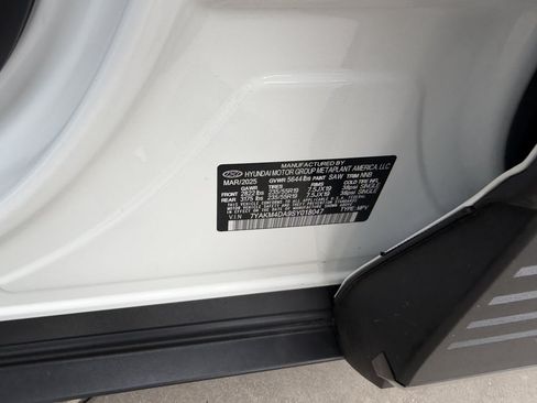 Used 2025 Hyundai Ioniq 5 SE RWD image 43