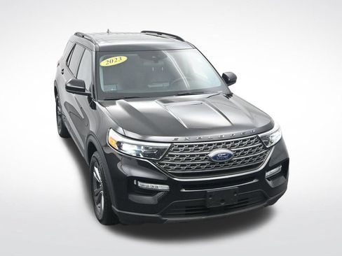 Certified 2023 Ford Explorer XLT w/ Equipment Group 202A AWD/4WD image 25