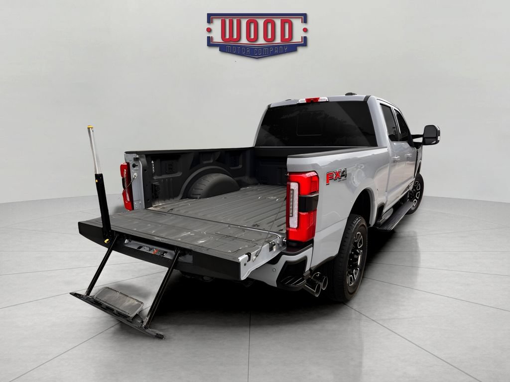 Used 2026 Ford F350 Platinum w/ FX4 Off-Road Package AWD/4WD image 3
