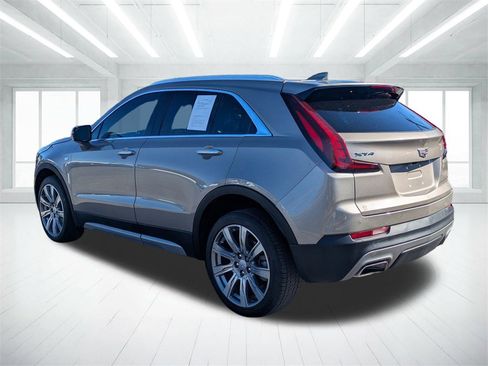 Used 2023 Cadillac XT4 Premium Luxury image 5